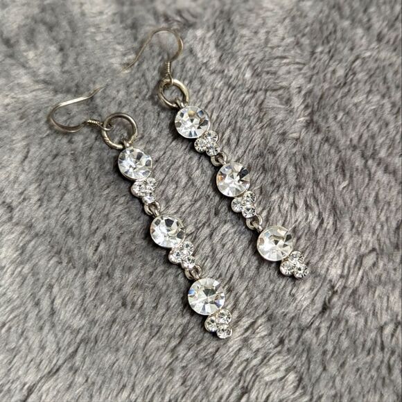 Vintage Sparkly Clear Large Rhinestone Drop Pierced Earrings - Picture 5 of 8